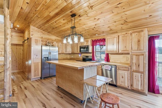 490 STELLAR WAY, Great Cacapon, WV 25422