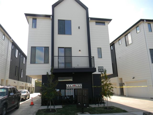 3210 Carpenter Avenue, Dallas, TX 75215