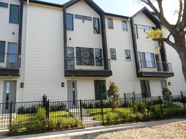 3210 Carpenter Avenue, Dallas, TX 75215