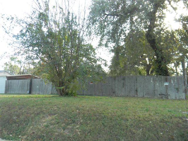 3210 Carpenter Avenue, Dallas, TX 75215