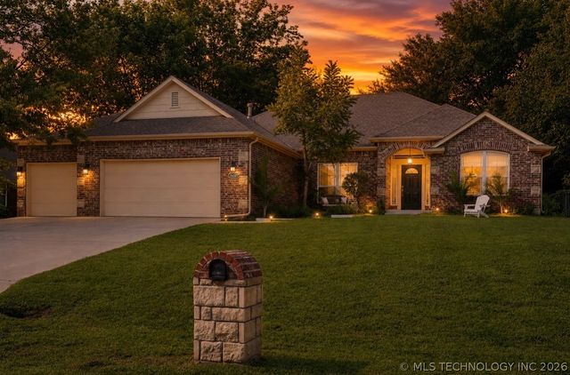 26327 E 112th Court S, Coweta, OK 74429