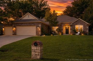 26327 E 112th Court S, Coweta, OK 74429