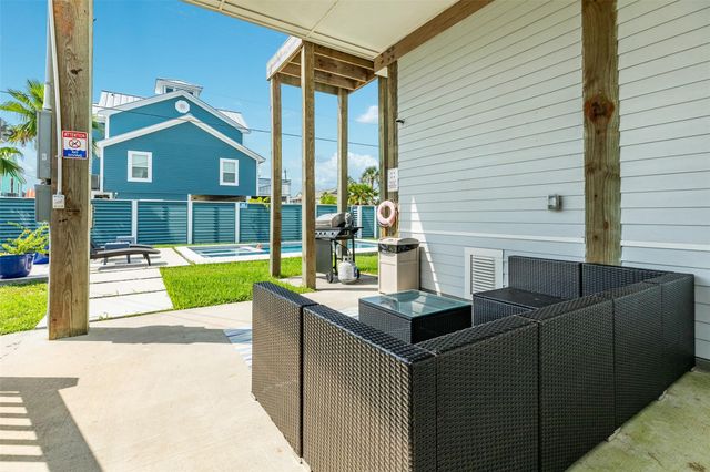 16547 Jolly Roger Road, Jamaica Beach, TX 77554