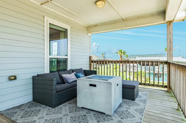 16547 Jolly Roger Road, Jamaica Beach, TX 77554