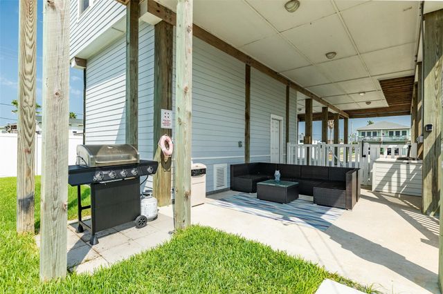 16547 Jolly Roger Road, Jamaica Beach, TX 77554