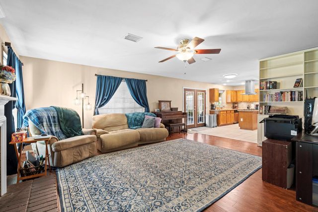 7515 Honey Creek Lane, Houston, TX 77095