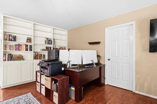 7515 Honey Creek Lane, Houston, TX 77095