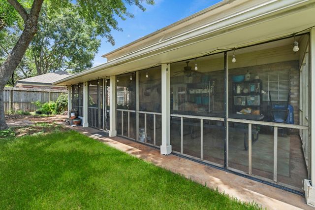 7515 Honey Creek Lane, Houston, TX 77095