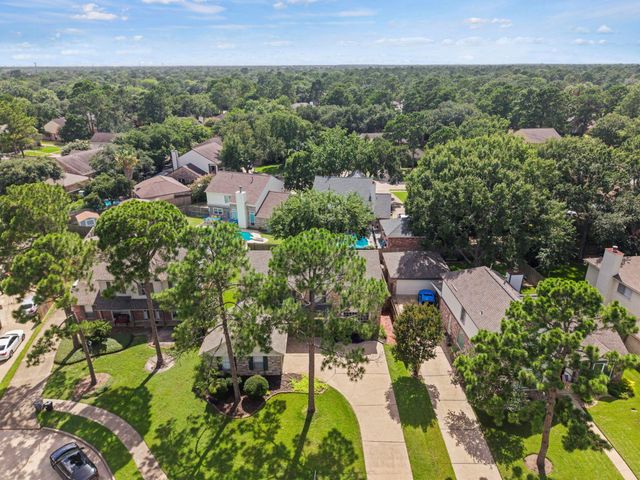 7515 Honey Creek Lane, Houston, TX 77095