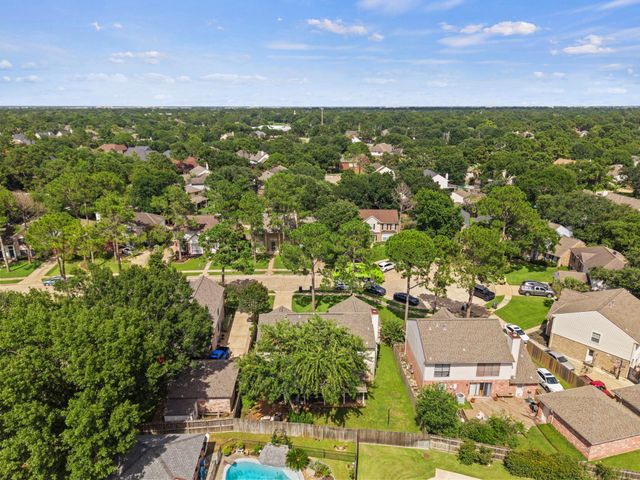 7515 Honey Creek Lane, Houston, TX 77095