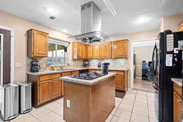 7515 Honey Creek Lane, Houston, TX 77095