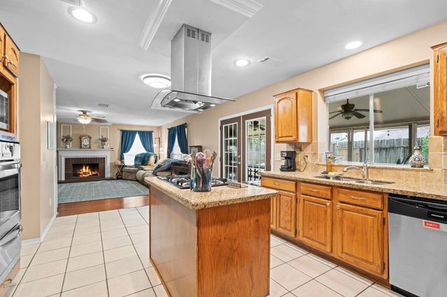7515 Honey Creek Lane, Houston, TX 77095