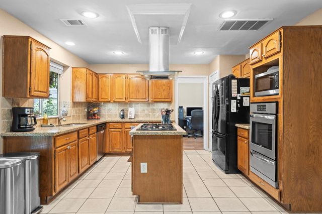 7515 Honey Creek Lane, Houston, TX 77095