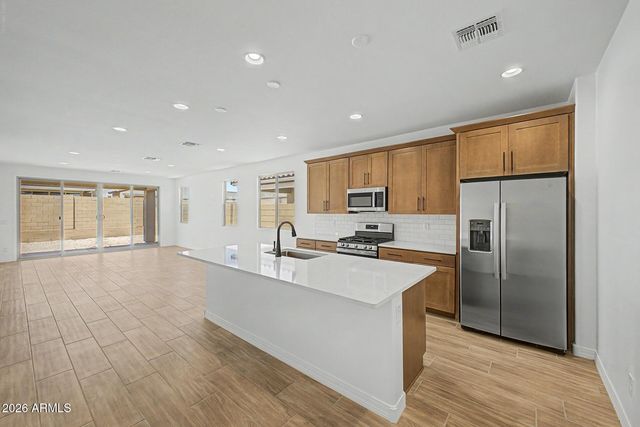 18224 W ELIZABETH Avenue, Goodyear, AZ 85338