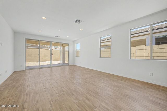 18224 W ELIZABETH Avenue, Goodyear, AZ 85338