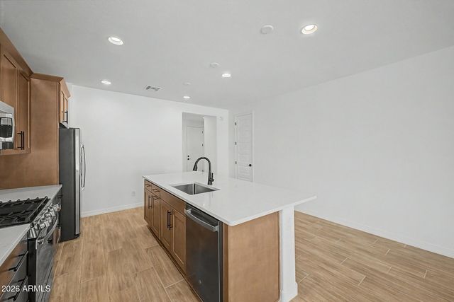 18224 W ELIZABETH Avenue, Goodyear, AZ 85338