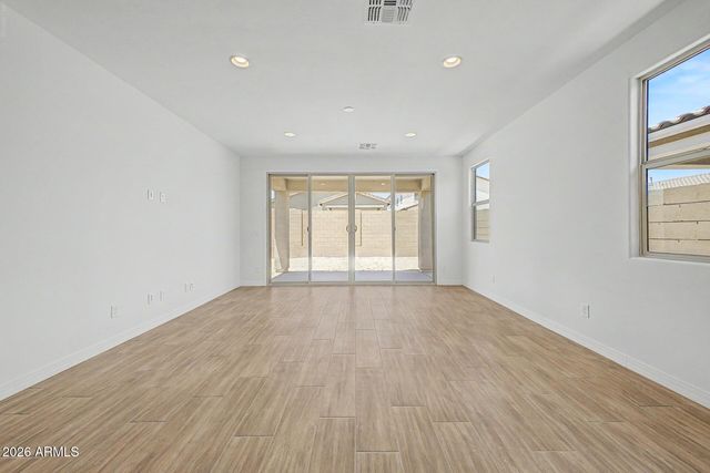 18224 W ELIZABETH Avenue, Goodyear, AZ 85338
