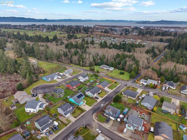 1015 Sw 2ND St, Warrenton, OR 97146