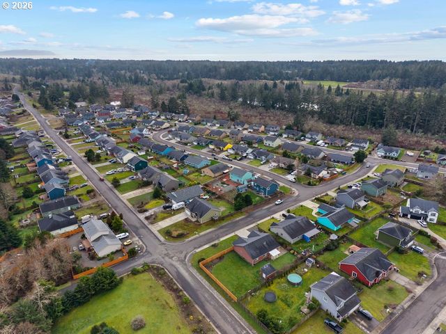 1015 Sw 2ND St, Warrenton, OR 97146