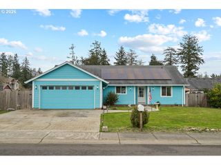 1015 Sw 2ND St, Warrenton, OR 97146