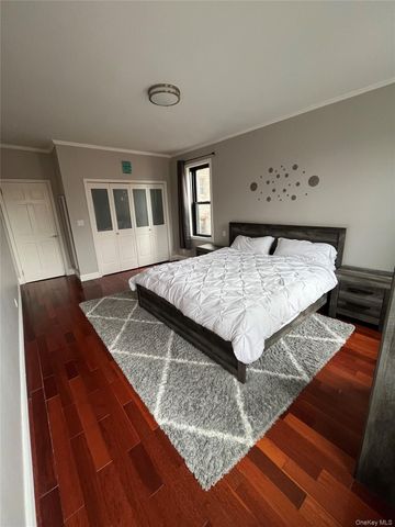 7666 Austin St 5C, Forest Hills, NY 11375