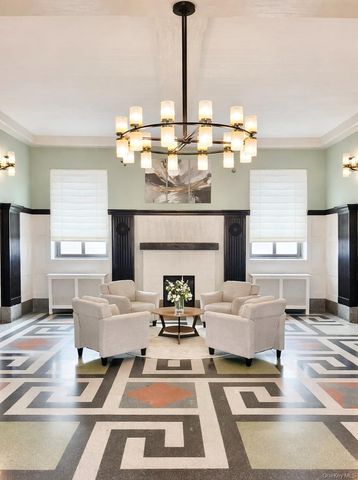 7666 Austin St 5C, Forest Hills, NY 11375