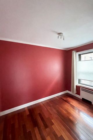 7666 Austin St 5C, Forest Hills, NY 11375