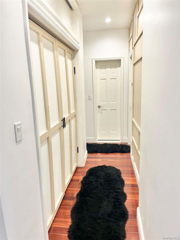 7666 Austin St 5C, Forest Hills, NY 11375