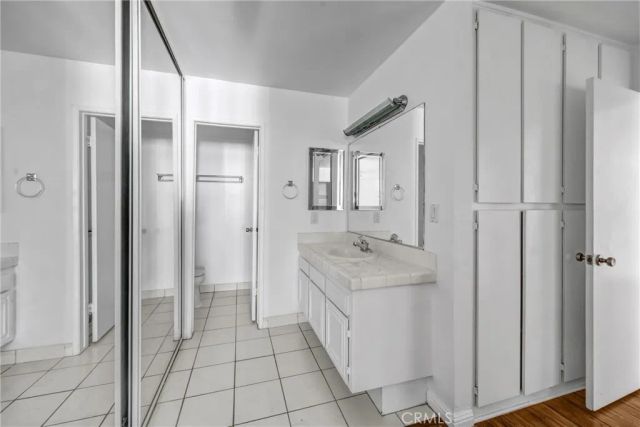 5334 Lindley Avenue 319, Encino, CA 91316