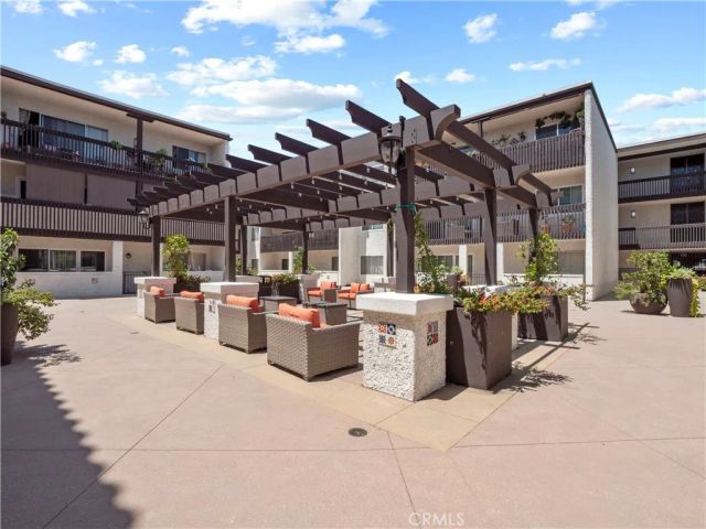 5334 Lindley Avenue 319, Encino, CA 91316