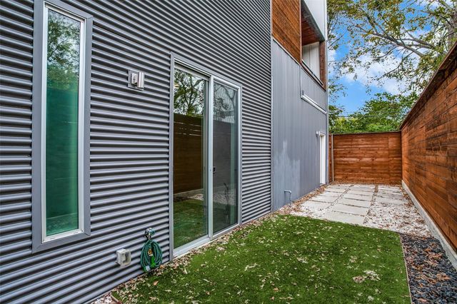 4401 Roseland Avenue A, Dallas, TX 75204