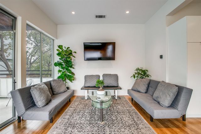 4401 Roseland Avenue A, Dallas, TX 75204