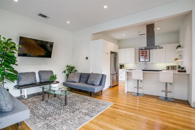 4401 Roseland Avenue A, Dallas, TX 75204