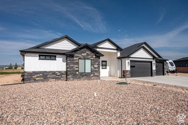 3977 N MONARCH DR, Cedar City, UT 84721