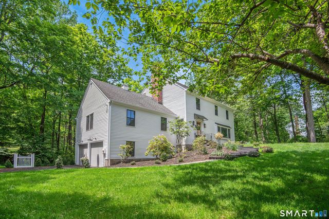 131 Fieldcrest Drive, Ridgefield, CT 06877