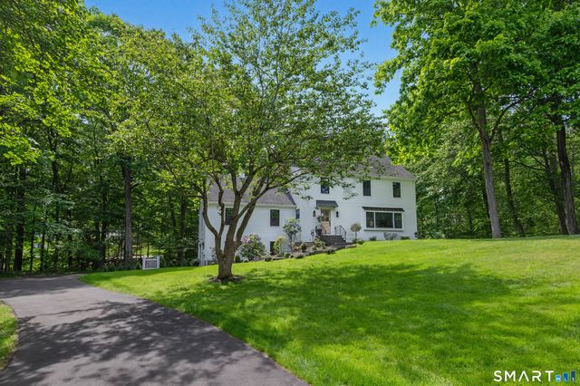 131 Fieldcrest Drive, Ridgefield, CT 06877