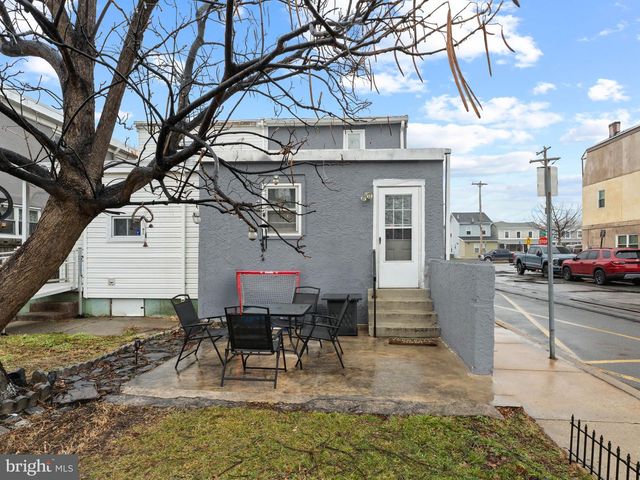 400 MARKET ST, Marcus Hook, PA 19061