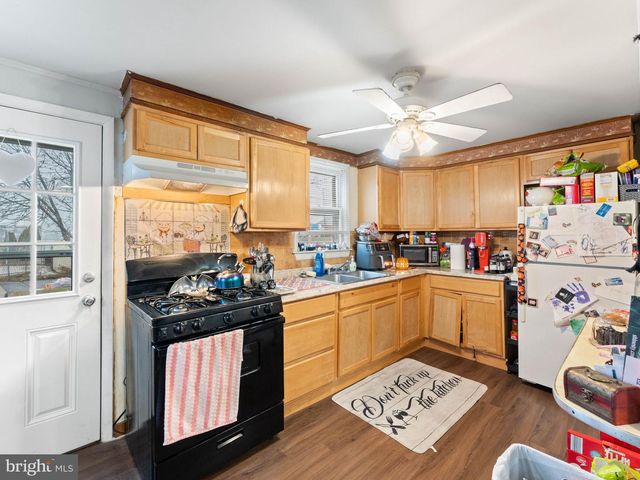 400 MARKET ST, Marcus Hook, PA 19061