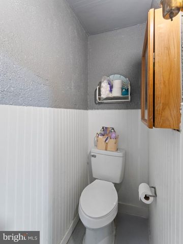 400 MARKET ST, Marcus Hook, PA 19061