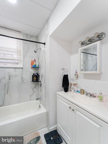 400 MARKET ST, Marcus Hook, PA 19061