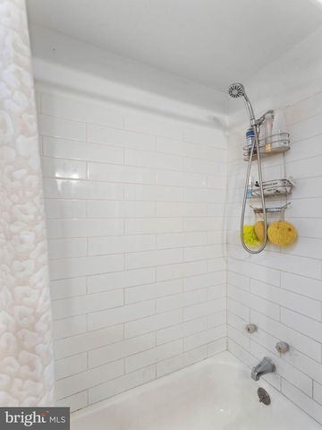 400 MARKET ST, Marcus Hook, PA 19061