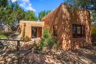 4 Loma Oriente, Santa Fe, NM 87508