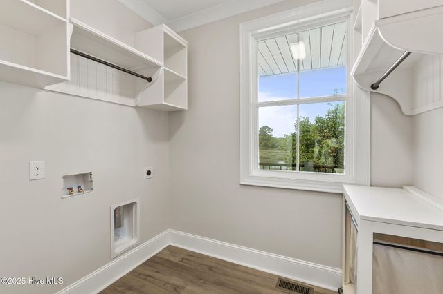 1827 Olde Farm Road, Morehead City, NC 28557