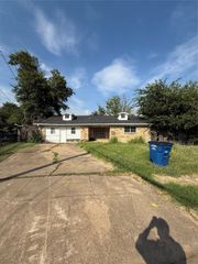 2820 Blanton Street, Dallas, TX 75227