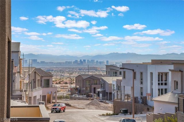 11668 Golden Oriole Avenue, Las Vegas, NV 89138