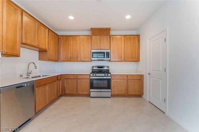 11668 Golden Oriole Avenue, Las Vegas, NV 89138