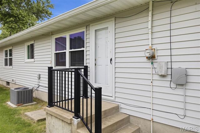 1920 Cypress Street, Highland, IL 62249