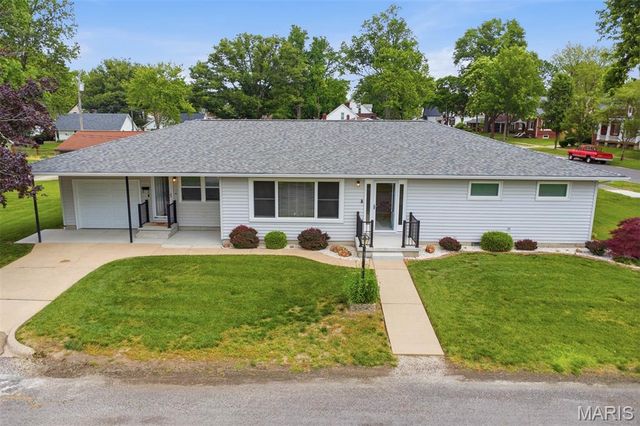 1920 Cypress Street, Highland, IL 62249
