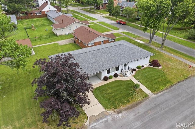1920 Cypress Street, Highland, IL 62249