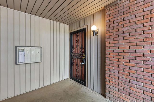 4742 Oakbrook Ct Apt 1, Memphis, TN 38117